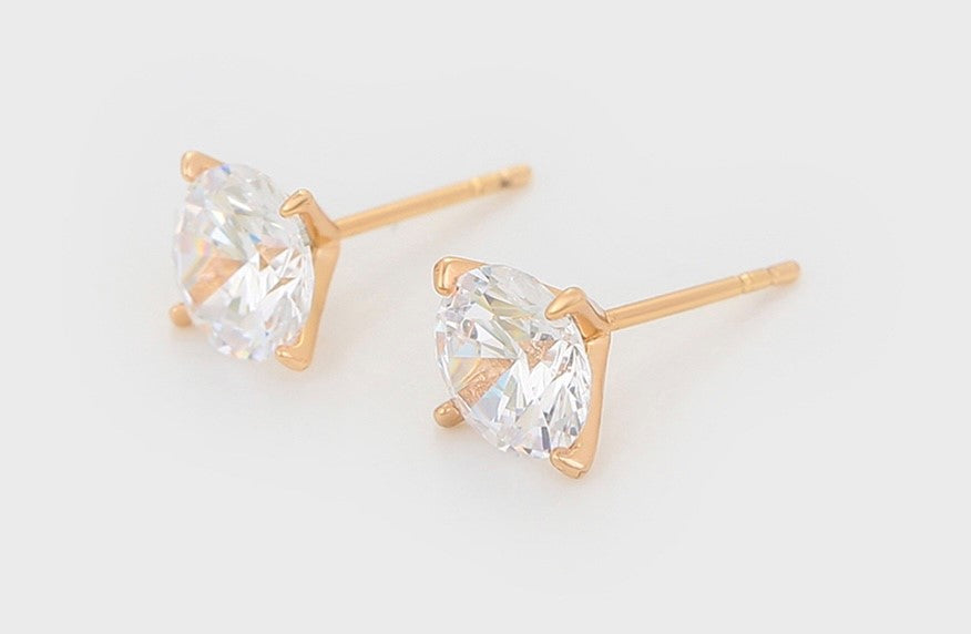 The Gold Stud Earrings